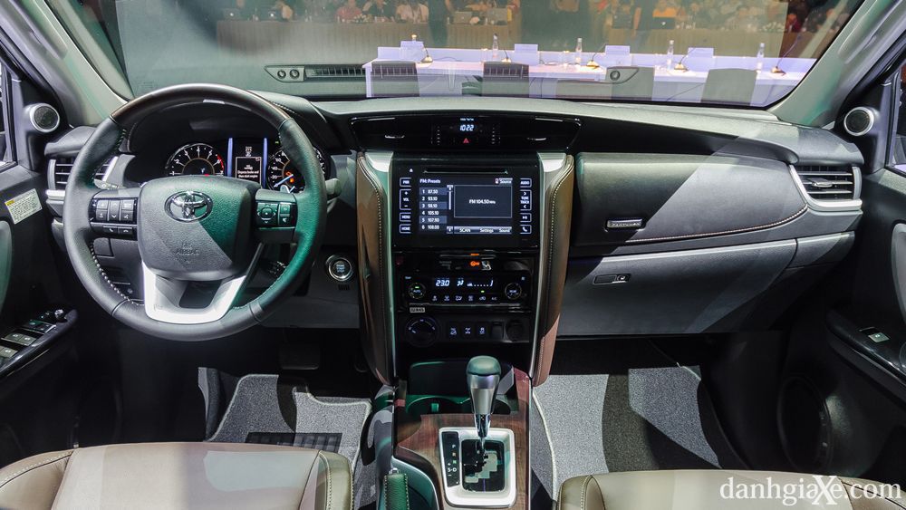 FORTUNER 2017 - 2020: Cường lực màn cảm ứng [ĐẠT CHUẨN AN TOÀN XE HƠI]