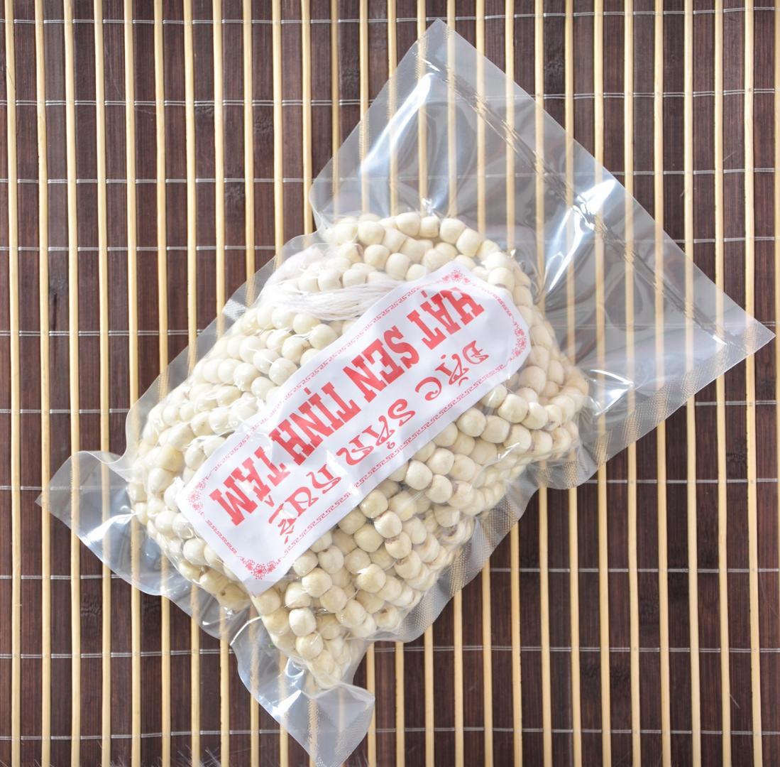 Hạt Sen Khô Tịnh Tâm đặc sản Huế thơm ngon, bùi bở, nấu nhanh chín, không sượng - Dùng để chưng Yến, Nấu Chè, Nấu Cháo rất tốt cho sức khỏe - Senhuefood