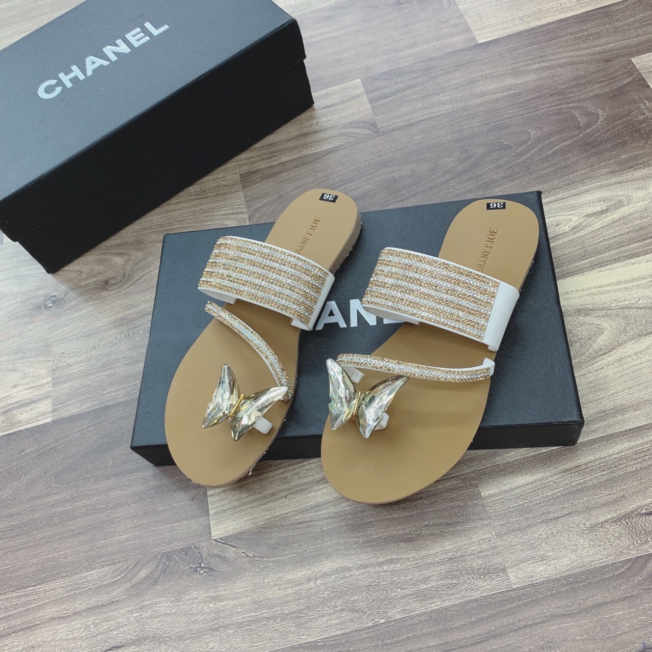 Dép xỏ ngón đính đá phối cánh bướm êm chân