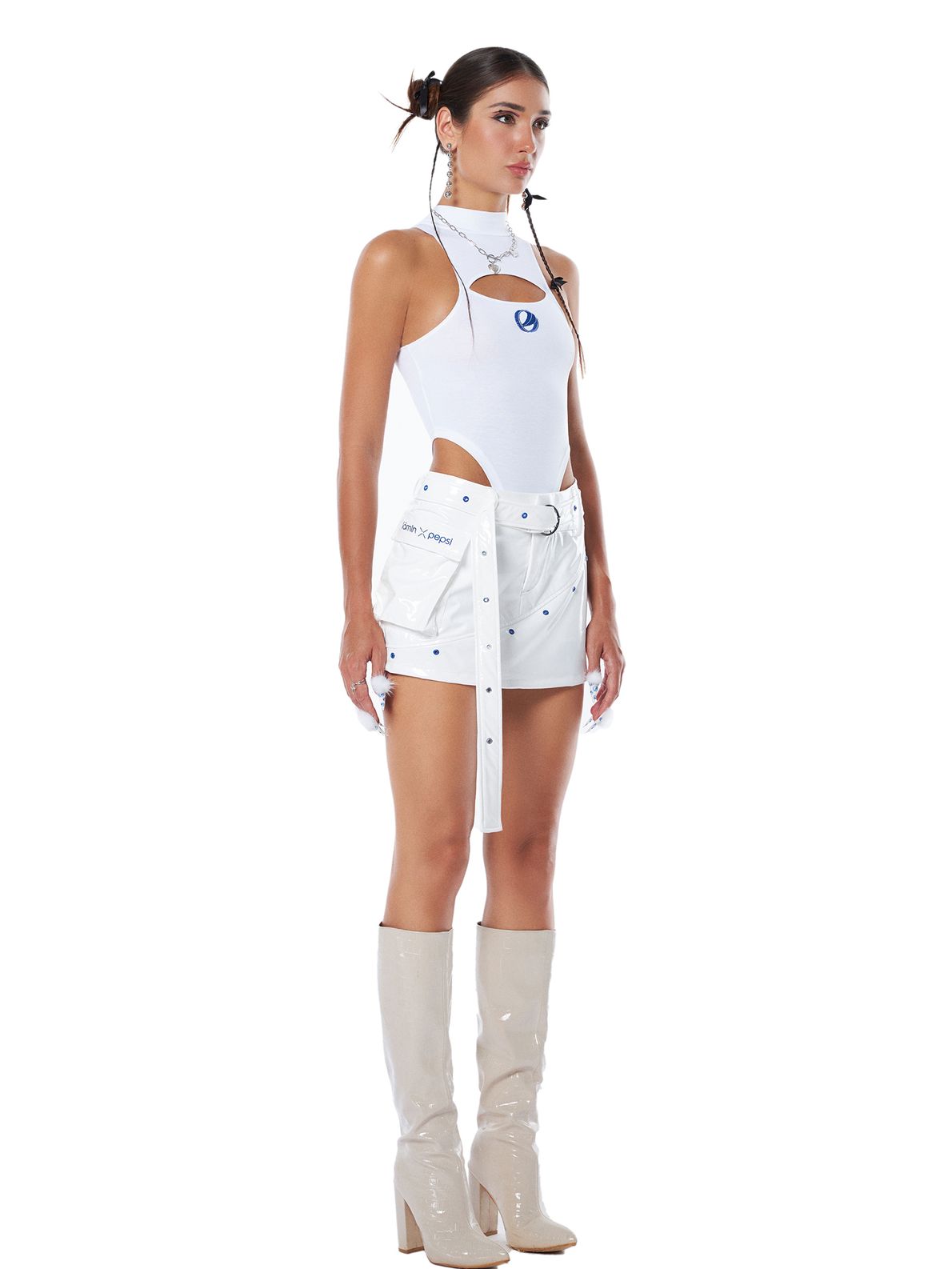 Váy da ngắn có túi hộp bên hông kèm belt, là min - white patent leather mini skirt