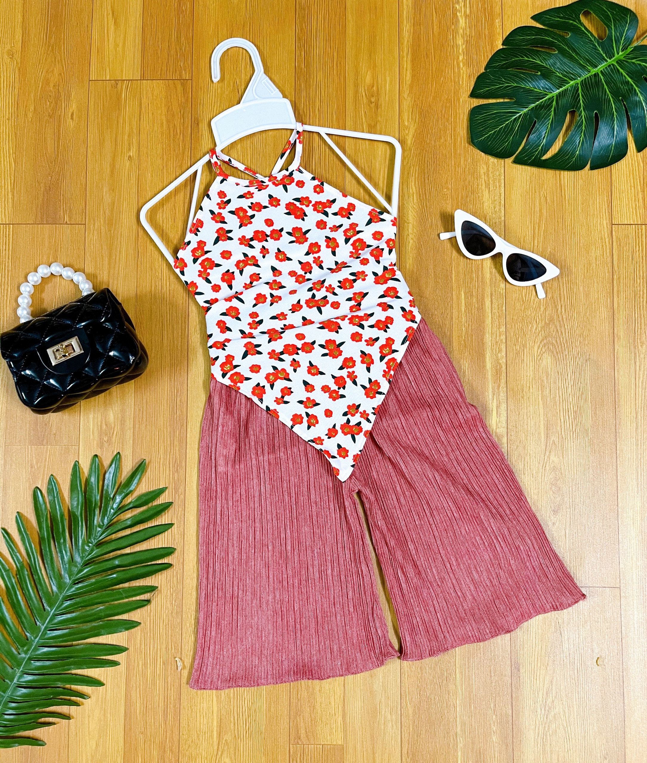 Set Yếm Lụa Hoa Nhí Hở Lưng Đan Chéo Phối Quần Dập Ly Ống Rộng Diệu Dàng Cho Bé Gái