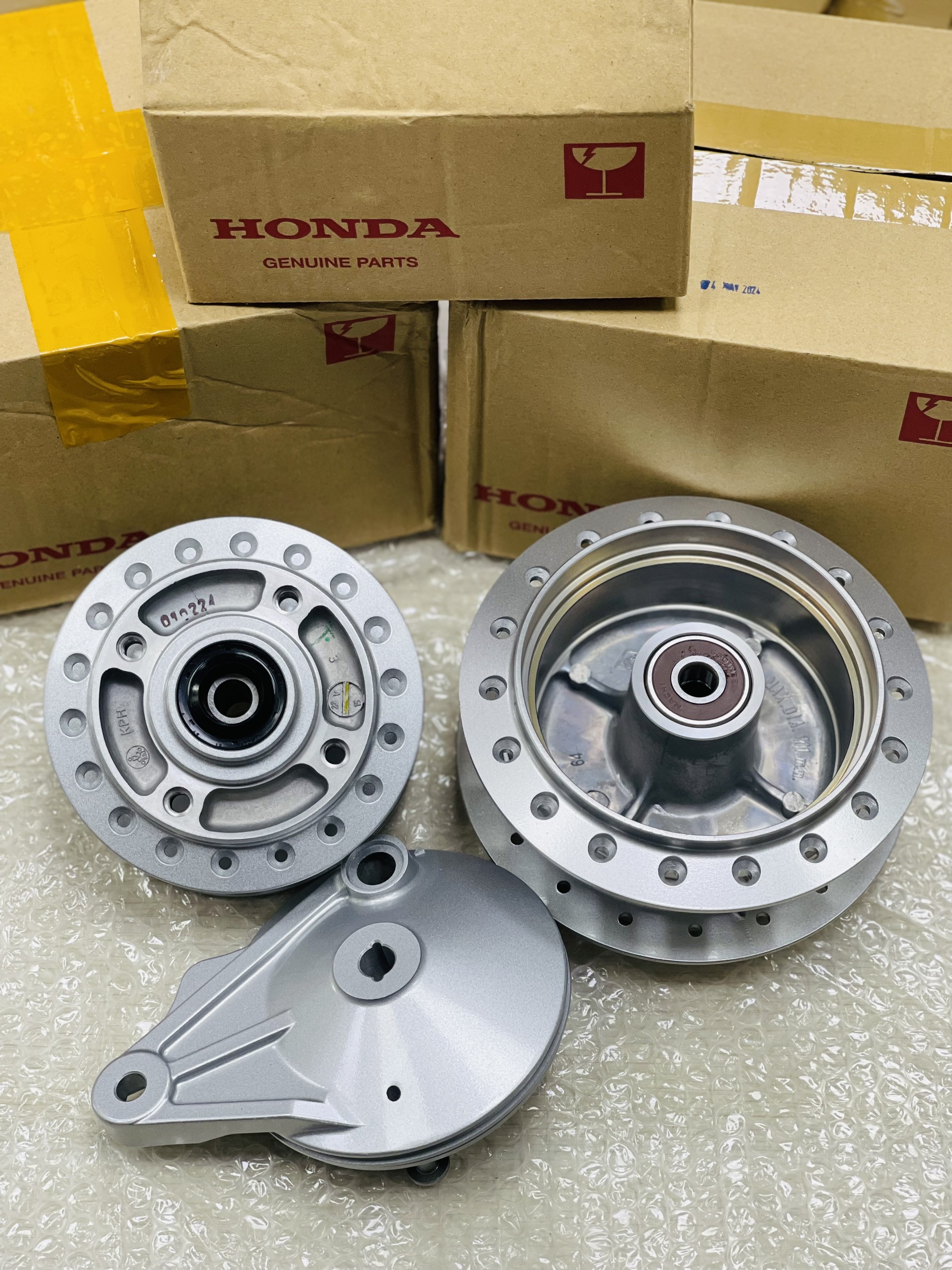 Đùm Honda wave 125i / Neo / W125s chính hãng Không cóc km . hàng zin full seal full kiện cho ae ve bóc hộp