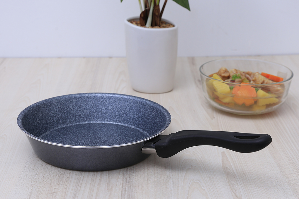 Chảo vân đá bếp từ siêu bền 24cm happy cook mfp-24ih