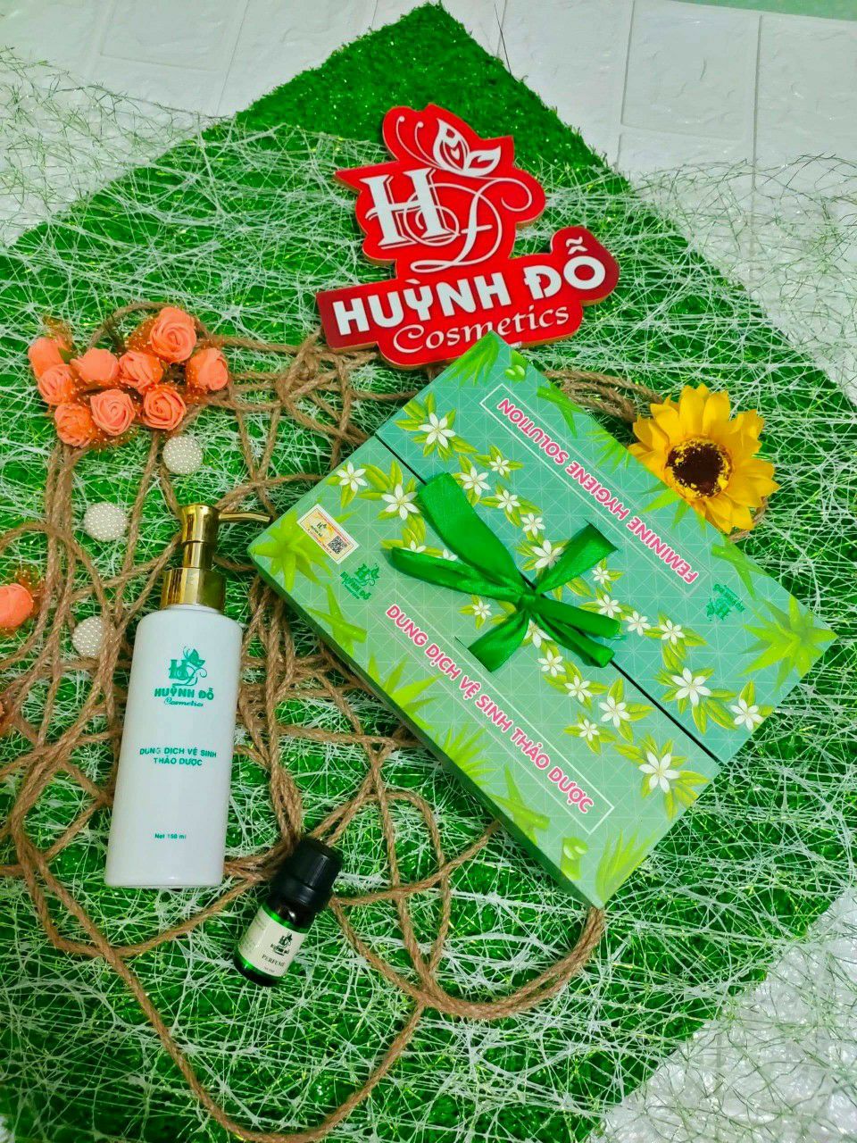 [HCM]Dung dịch vệ sinh  Huỳnh Đỗ tặng nước hoa vùng kín