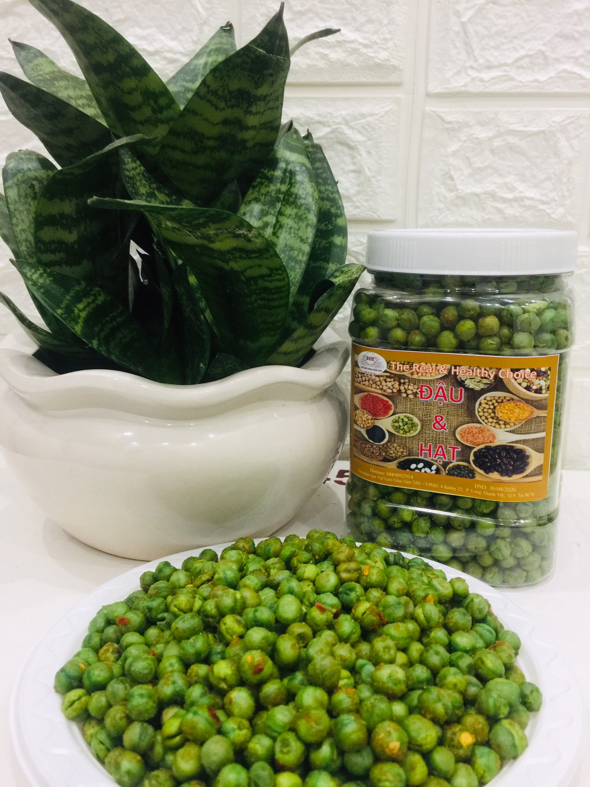 Hộp 450gr đậu hà lan rang tỏi ớt (Giòn ngon - đậm vị)_ NOLA FOOD