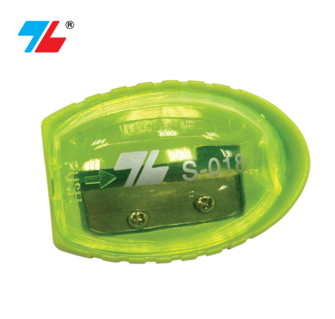 Chuốt chì phi thuyền Thiên Long S-018 làm bằng thép không gỉ, sắc bén