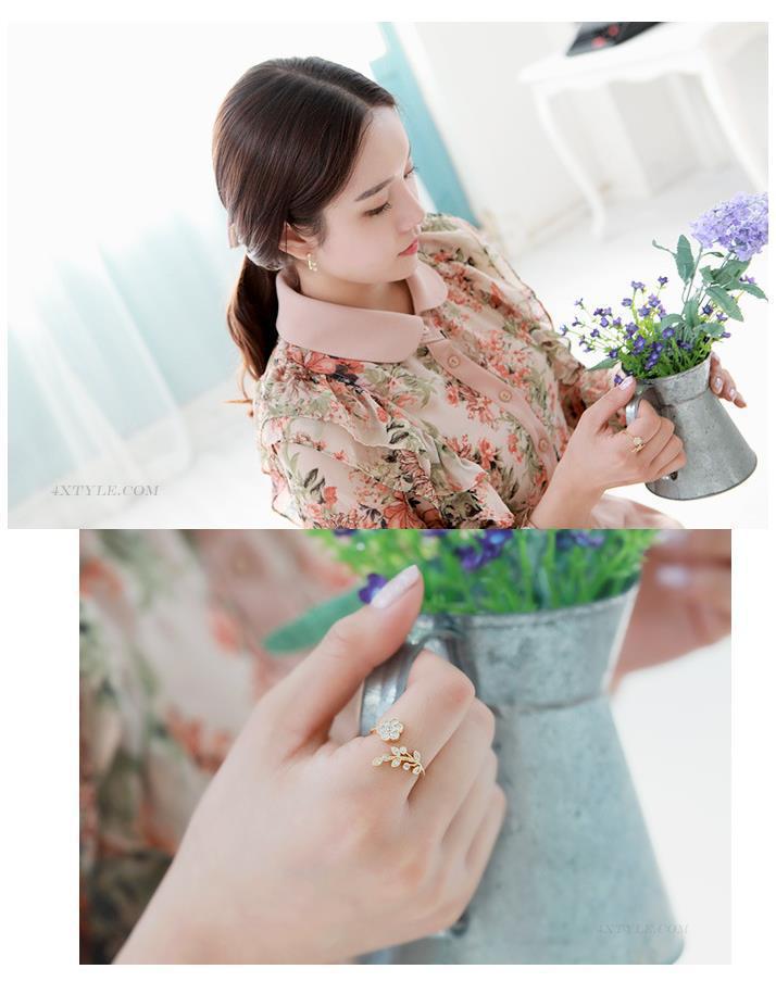 Nhẫn hoa lá đính đá