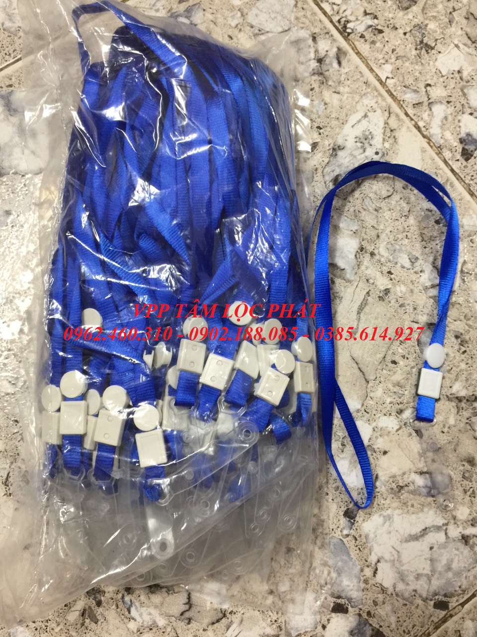 Sỉ 50 Dây đeo thẻ lụa móc nhựa màu XANH BIỂN, bản rộng 1cm (LOẠI 1)