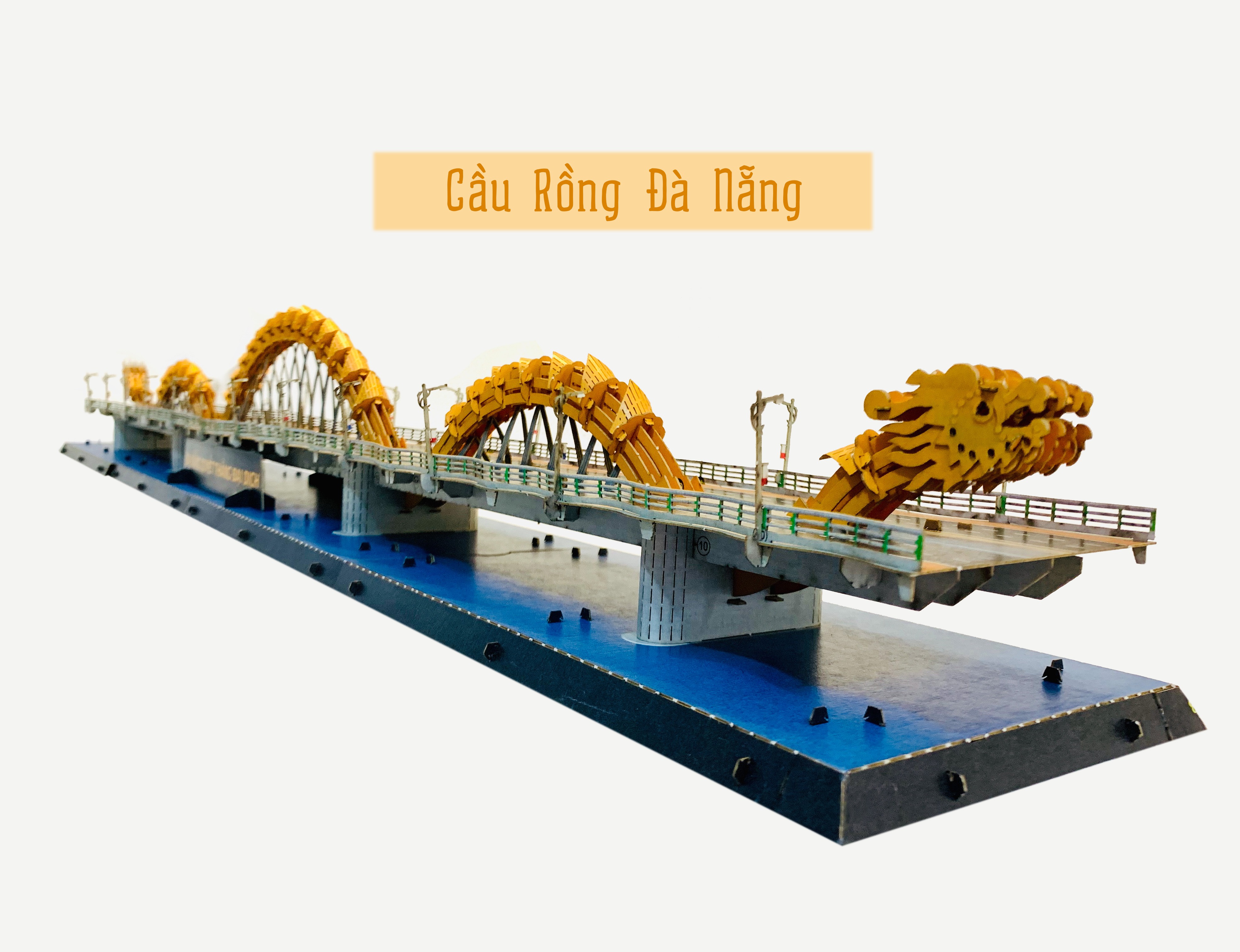 Cầu Rồng Đà Nẵng - Được xem là niềm tự hào của dân tộc Việt Nam, Cầu Rồng Đà Nẵng với thiết kế ấn tượng, tinh tế đã thu hút sự quan tâm của du khách trong và ngoài nước. Hãy xem hình ảnh liên quan để khám phá vẻ đẹp của cây cầu đầy màu sắc này vào ban đêm.