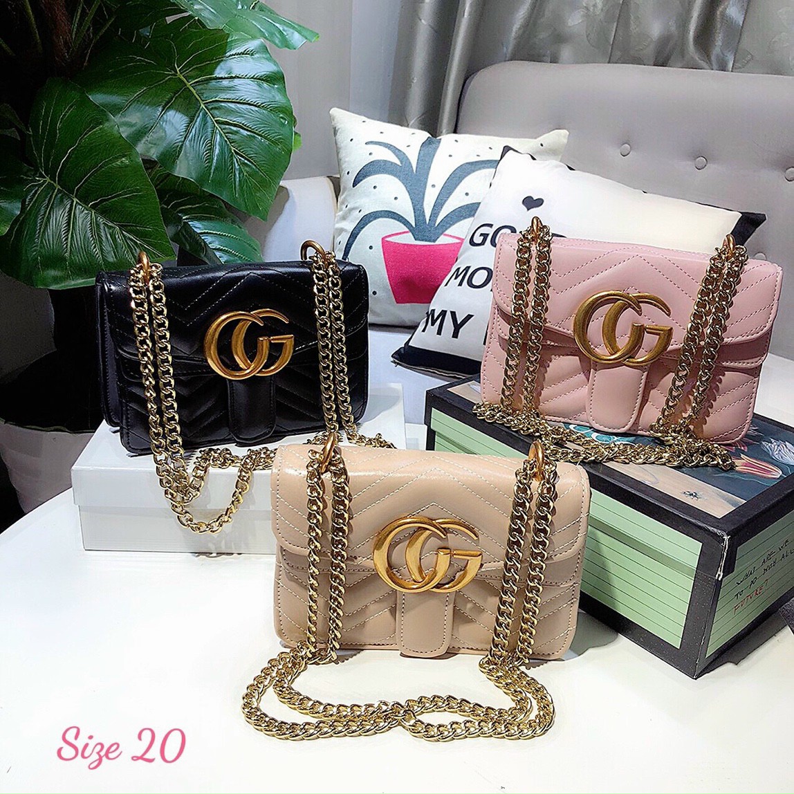 [HCM]Thí đeo chéo logo vàng kèm dây túi