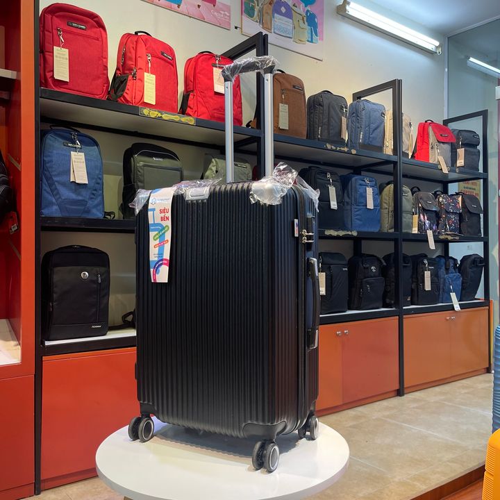 Vali kéo du lịch HÙNG PHÁT HP 218 nhựa dẻo CHỐNG BỂ VỠ- CHỐNG RẠCH MÓC- CHỐNG XƯỚC BH 5 Năm .