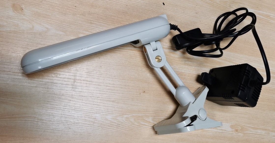 (SALE) Đèn chiếu vàng da tại nhà 9W OSRAM