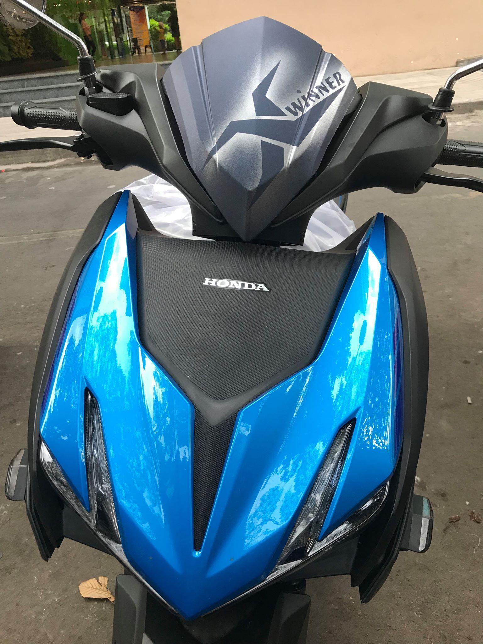 Ốp đầu winner x 3d ( mọi xe )