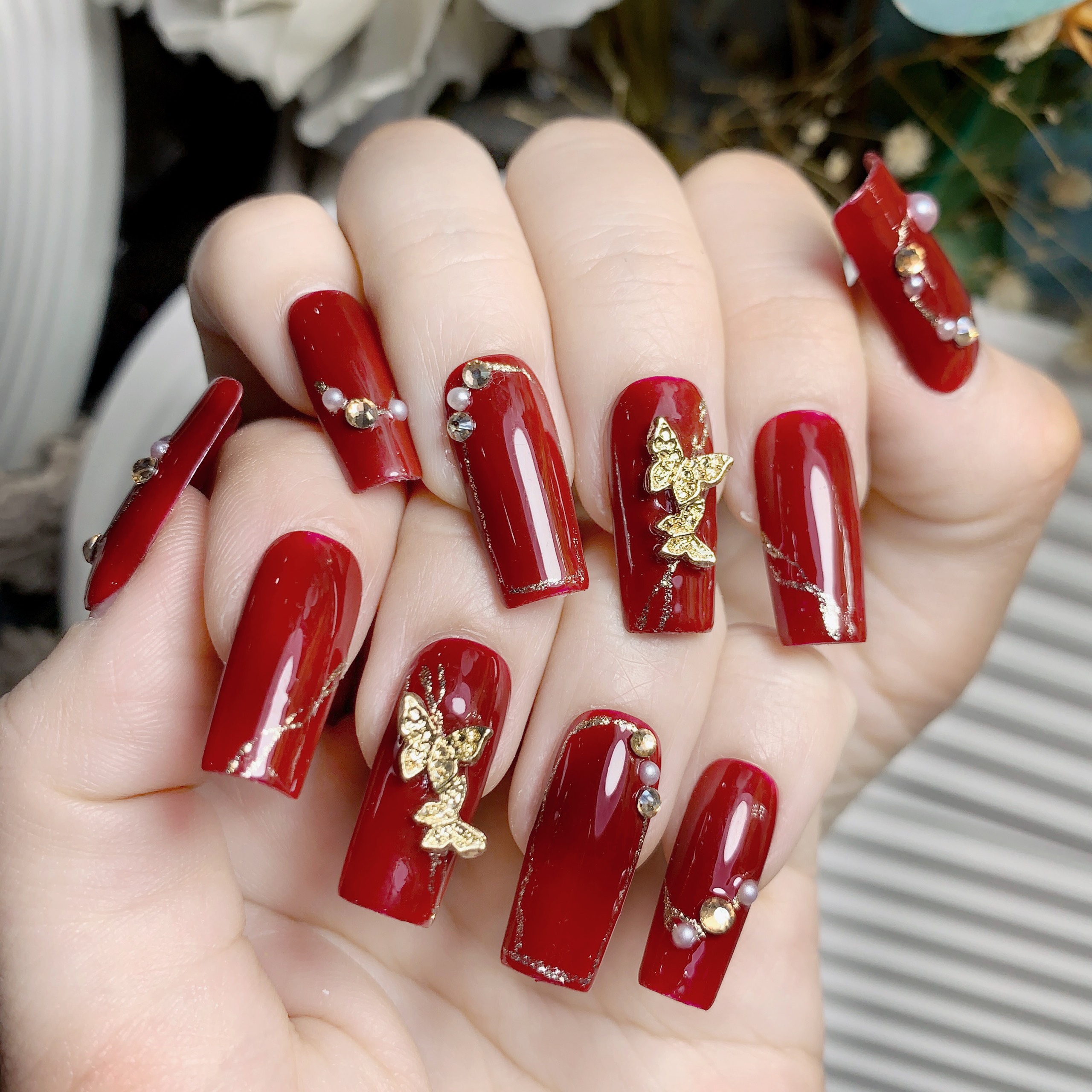 Nailbox, móng tay giả thiết kế màu đỏ đính nơ, tặng kèm keo dán dũa
