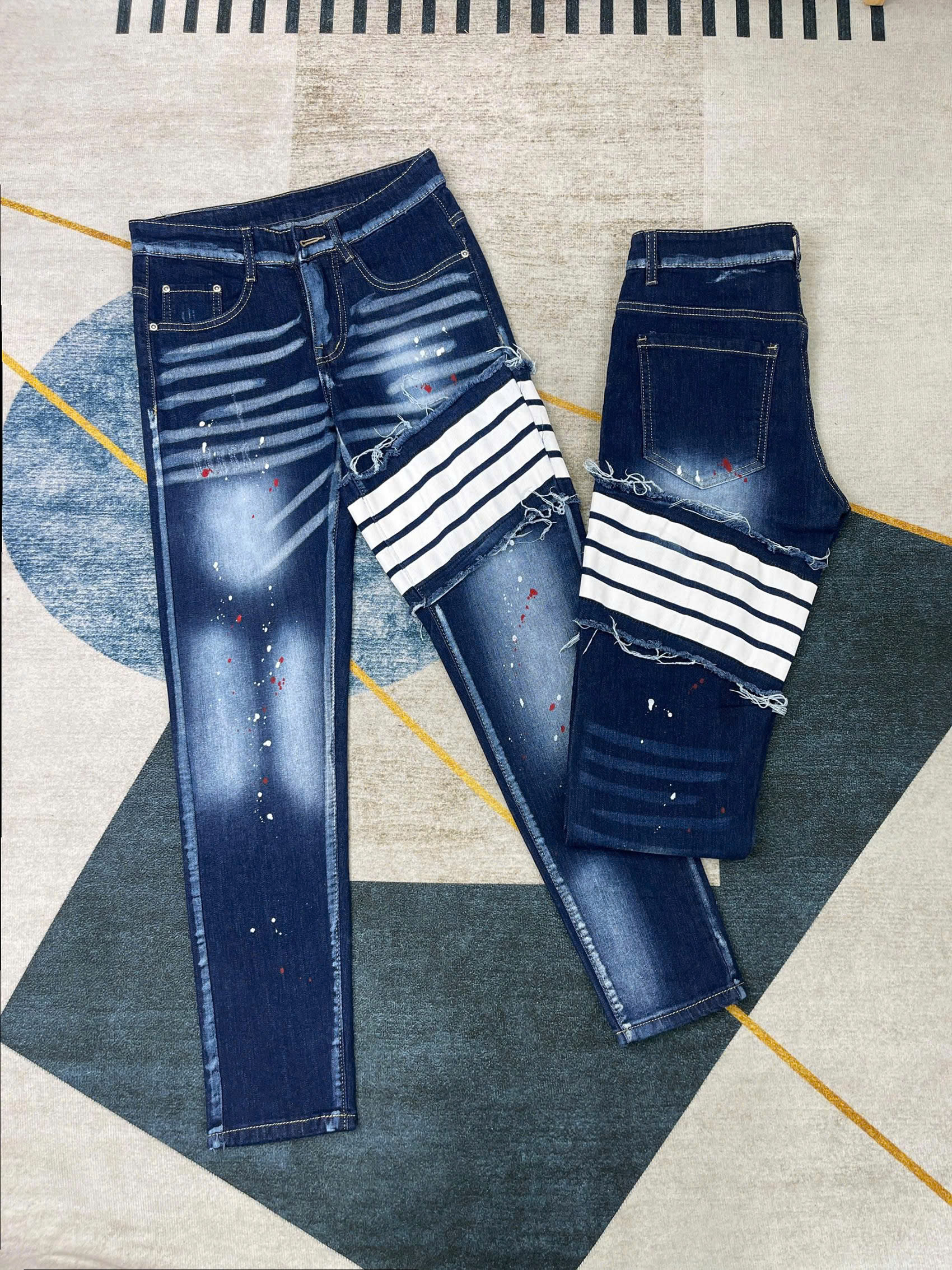 quần jean nam dài DSQ xanh rách thêu vá khuyết tật mẫu mới cá tính, chất jean dày mềm dãn tốt ống bó nhẹ.