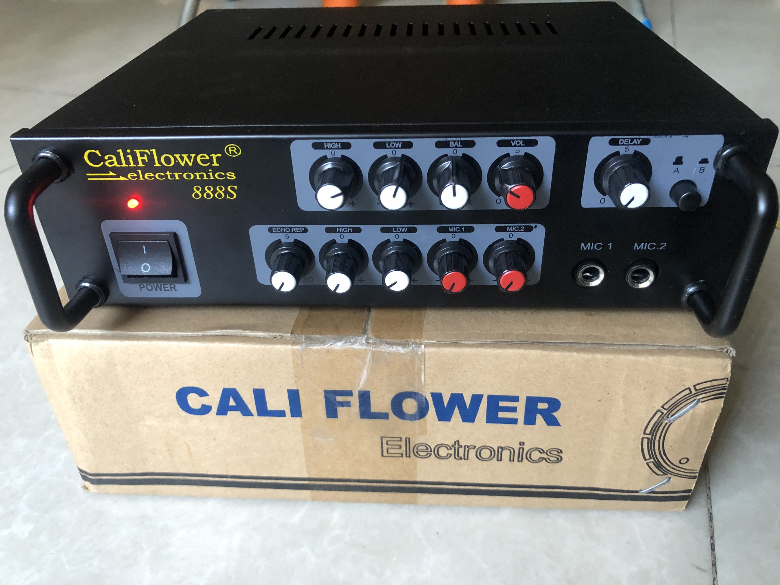 Amply karaoke mini ac / dc 12v califlower 888s
