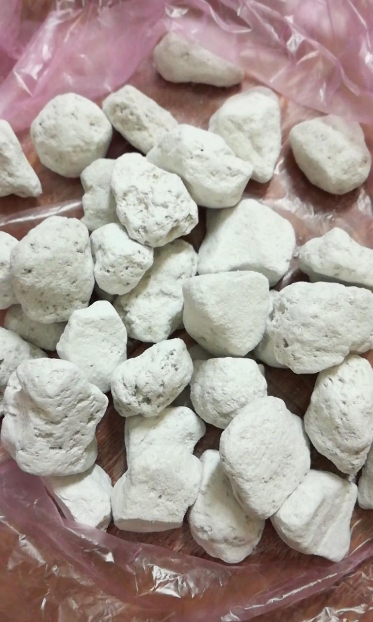 [HCM]ĐÁ LÔNG VŨ - NHAM THẠCH TRẮNG LỌC HỒ CÁ - BỊCH 500GGRAM