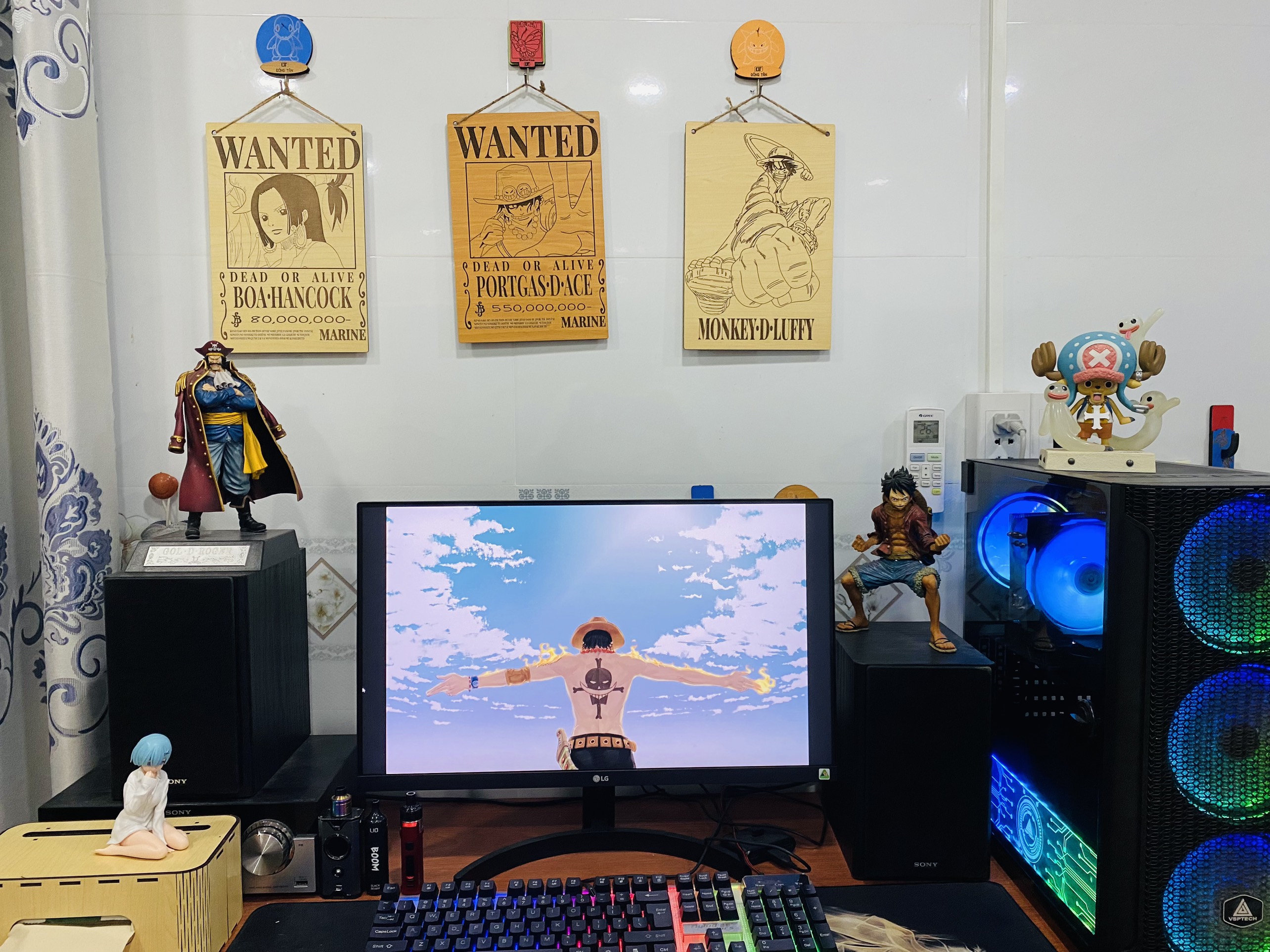 Tranh khắc Gỗ Treo Tường- tranh decor- tranh gỗ lệnh truy nã các nhân vật OnePiece Wanted - Vua Hải Tặc -(Luffy V2- Boa Hancock- Ace)