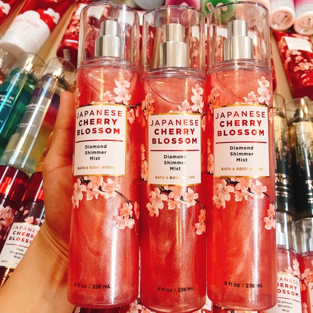 Xịt thơm ánh nhũ Bath And Body Works chuẩn auth, cam kết hàng đúng mô tả, chất lượng đảm bảo an toàn đến sức khỏe người sử dụng