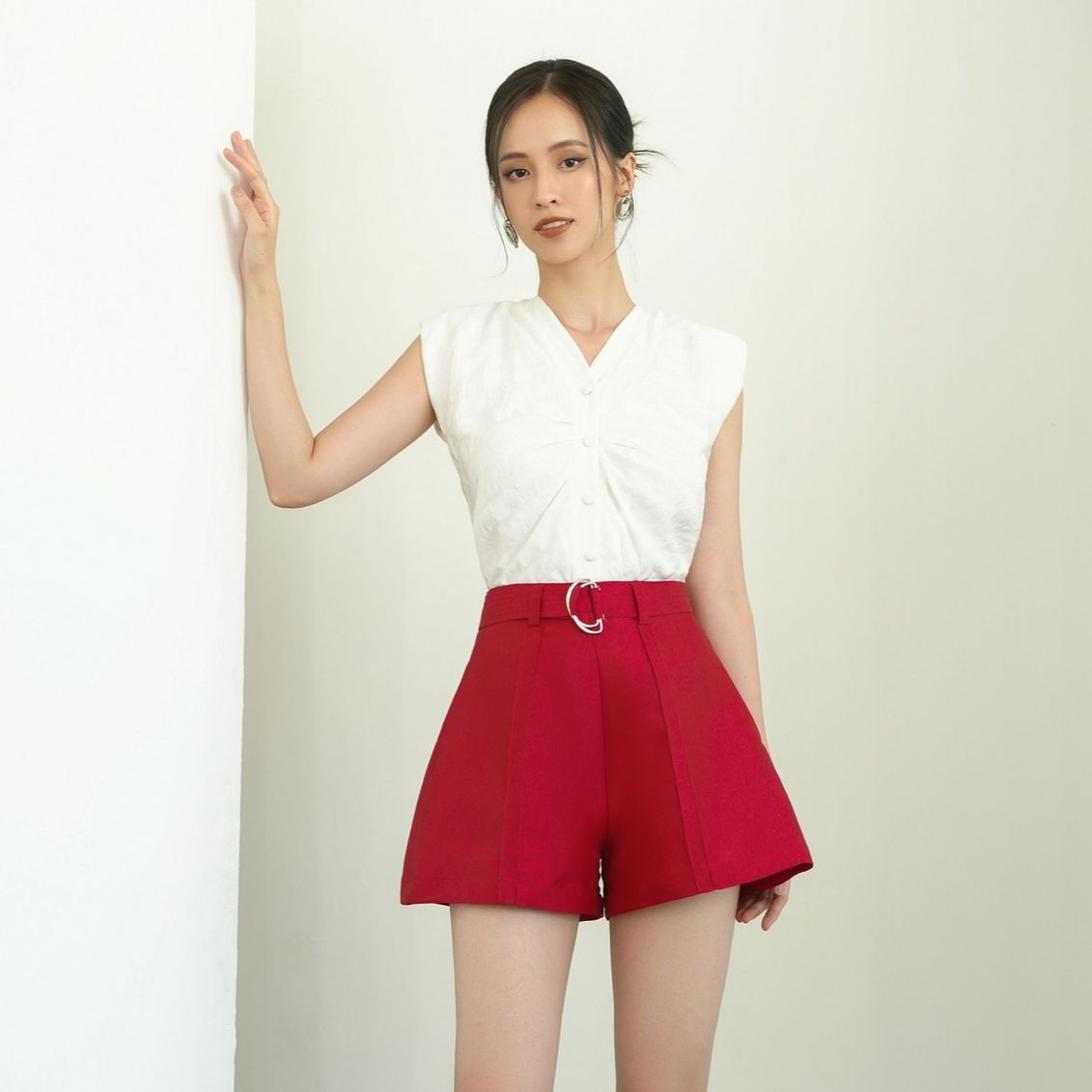 Chỉ 04-06/04 sale upto 50% olv - quần bonita shorts in red