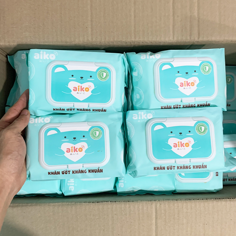 Combo 4 gói Khăn ướt Aiko không mùi cao cấp kháng khuẩn 100 tờ Xanh Hồng