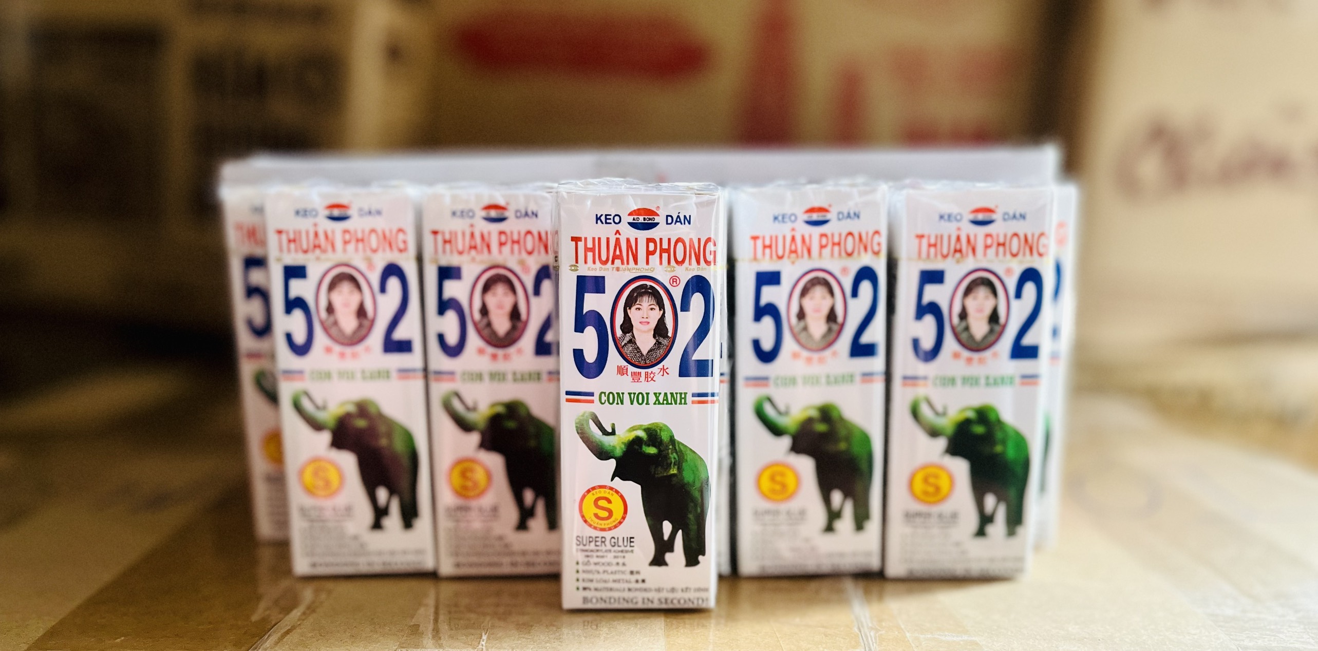 Keo dán 502 hiệu con voi xanh Thuận Phong chai nhỏ