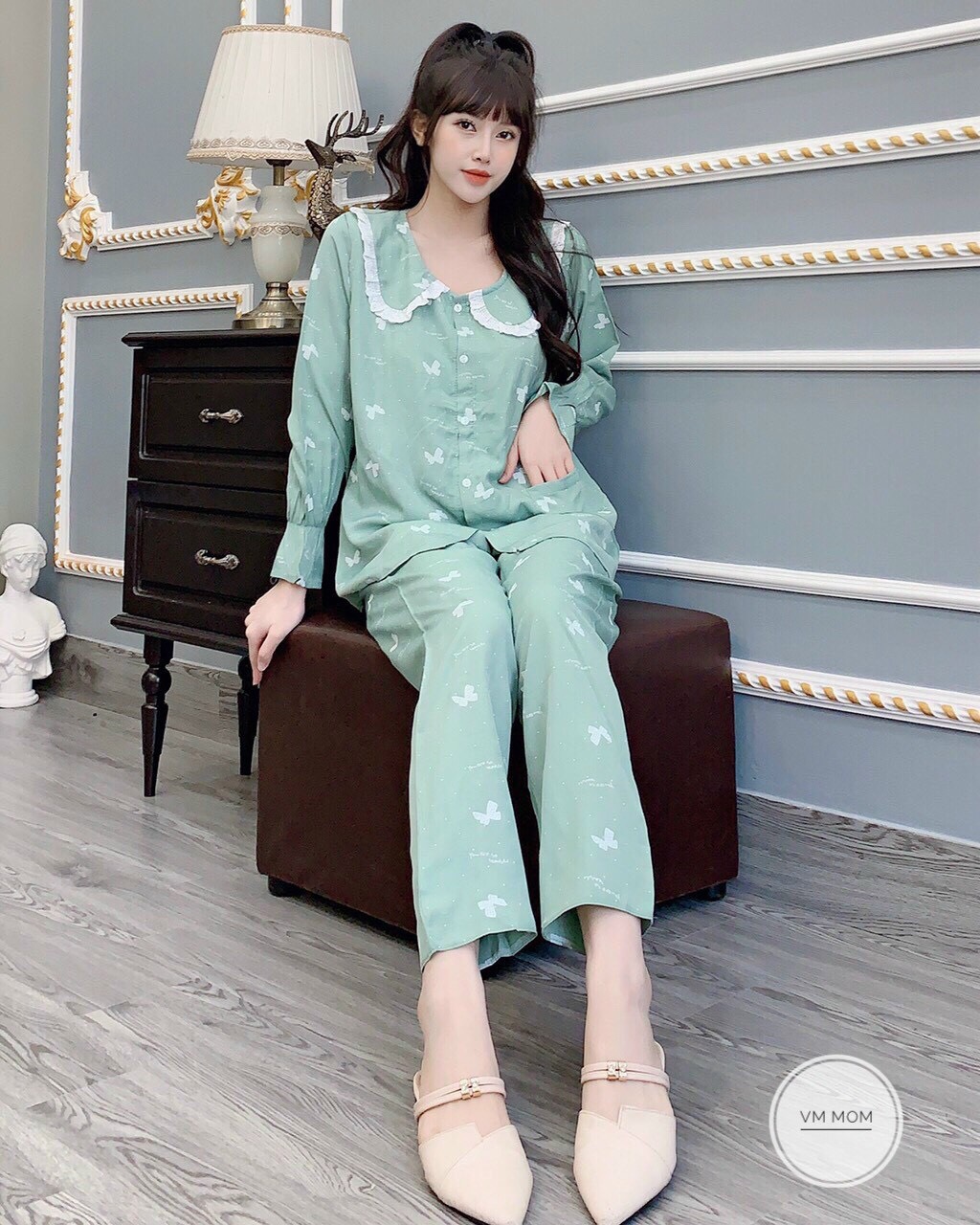 [40-70KG] ĐỒ BỘ BẦU VẢI ĐŨI HÀN XOÀI BOUTIQUE CÓ CỔ, ÁO CÀI CÚC, BỀN HƠN ÍT NHĂN HƠN LANH THƯỜNG, MÁT MỀM CỰC THOẢI MÁI CHO BẦU MẶC MÙA HÈ, CÓ THUN ĐIỀU CHỈNH BỤNG (CÓ VIDEO CHẤT VẢI )