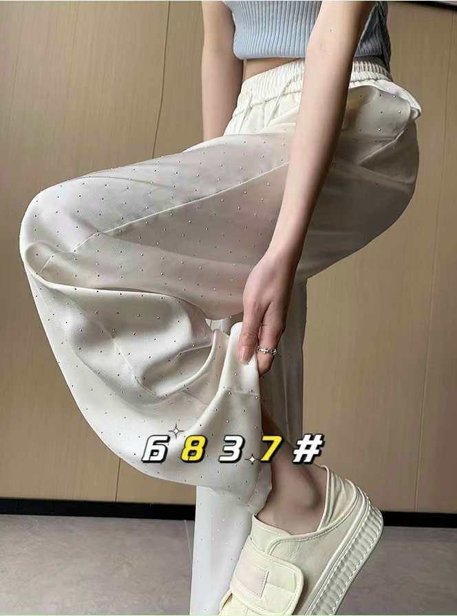 Quần xuông ống rộng đính đá vải lụa mềm mịn mát