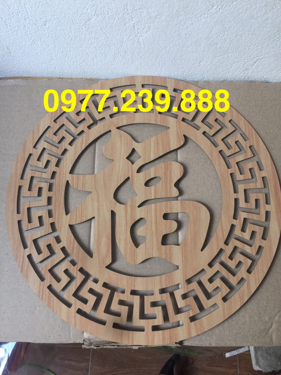 Chữ phúc ốp bàn thờ bằng alu