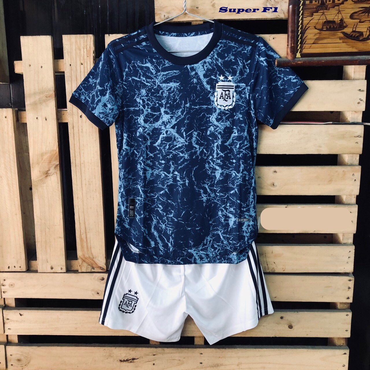 Áo Bóng Đá Đội Tuyển Argentina-Mẫu Traning  -Bản Thi ĐẤu-Chất Vải Polyester Thái Cao Cấp