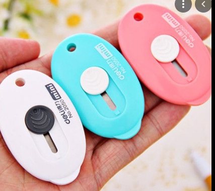 Dao dọc cắt giấy mini cute làm móc khóa nhiều màu, dễ thương