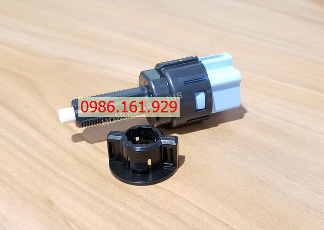 Công tắc chân phanh civic 2006-2011 2 giắc