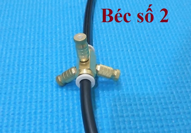 Đế 3 hướng giữa kèm béc phun sương từ số 1-8