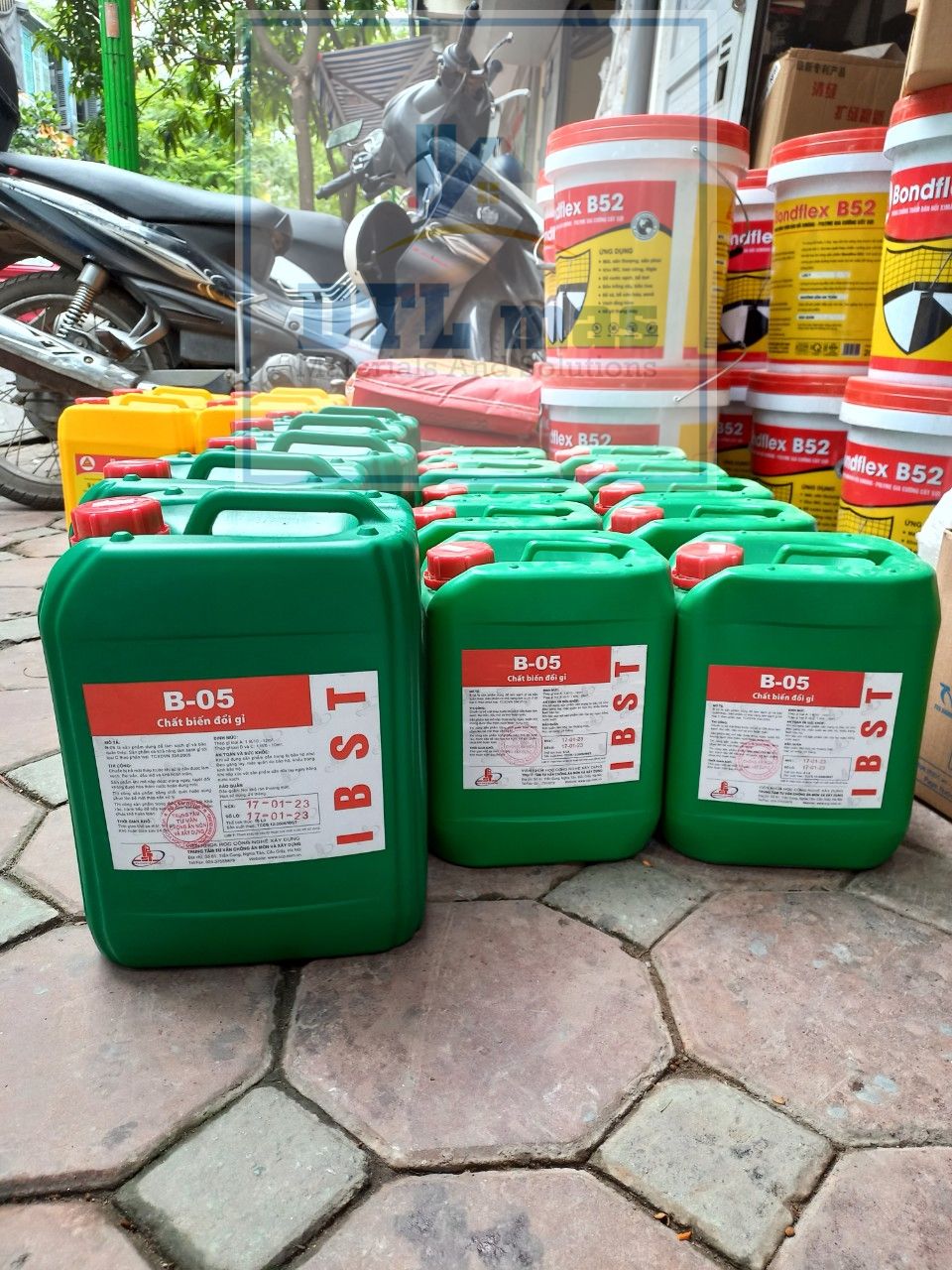B05 can 10 lít - chất biển đổi gỉ .tẩy gỉ sắt thép xây dựng