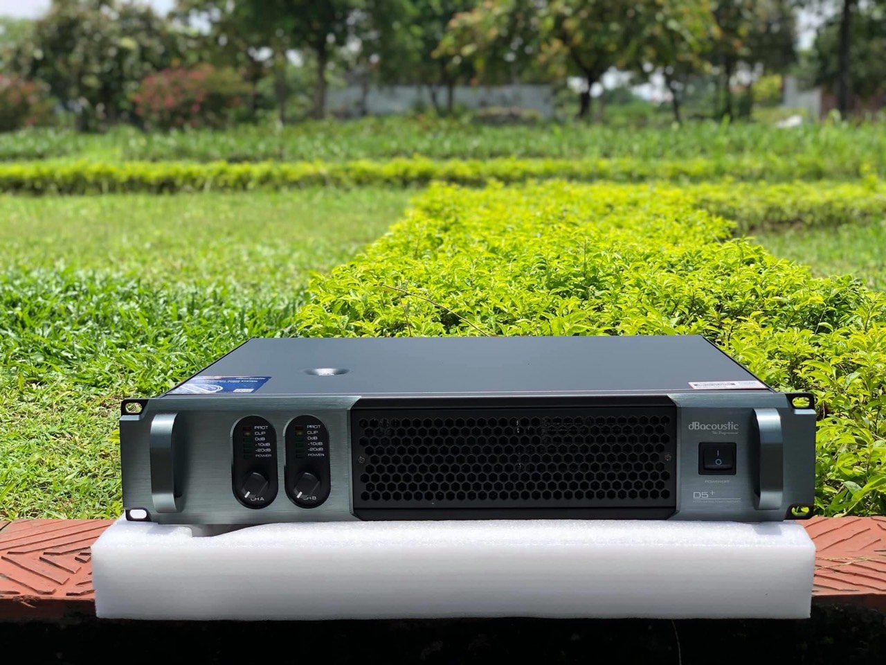 Main Cục đẩy D5 + dB Acoustic 2 kênh 450W âm thanh được xử lý lớp lang chặt chẽ và trung thực