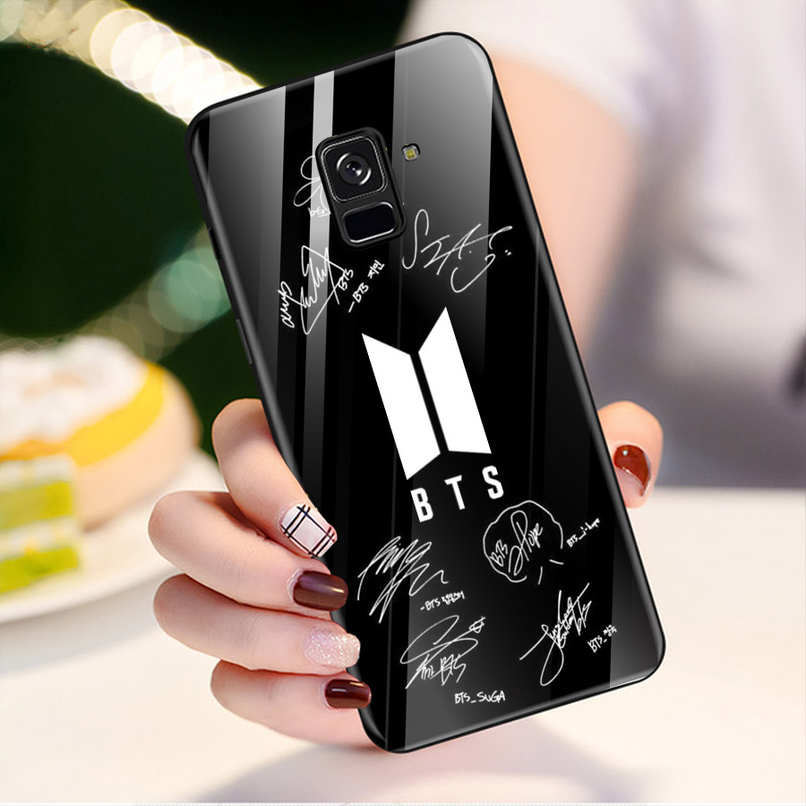 Ốp kính cường lực cho điện thoại Samsung Galaxy A8 Plus - BTS và chữ ký MS ACOTU013