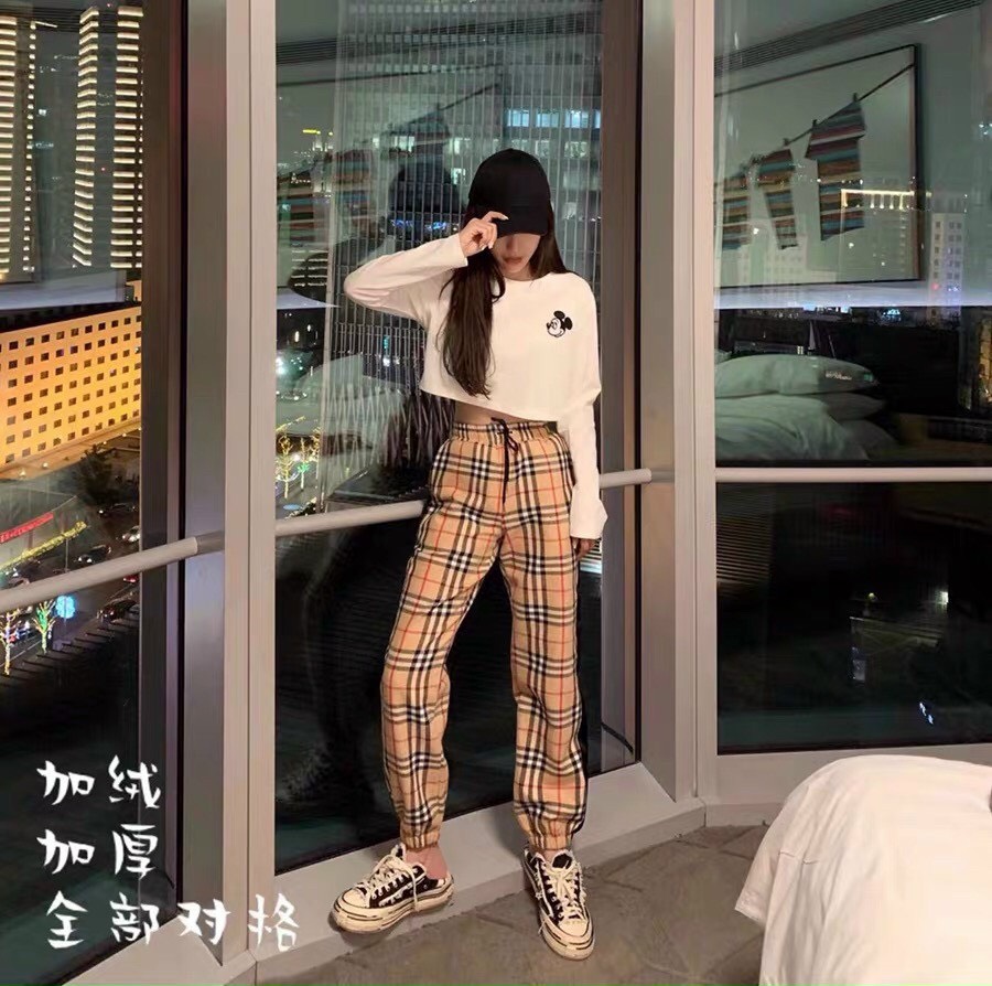 Sét bộ thun croptop phối quần kate dài in logo chuột siêu chất TTSA1231
