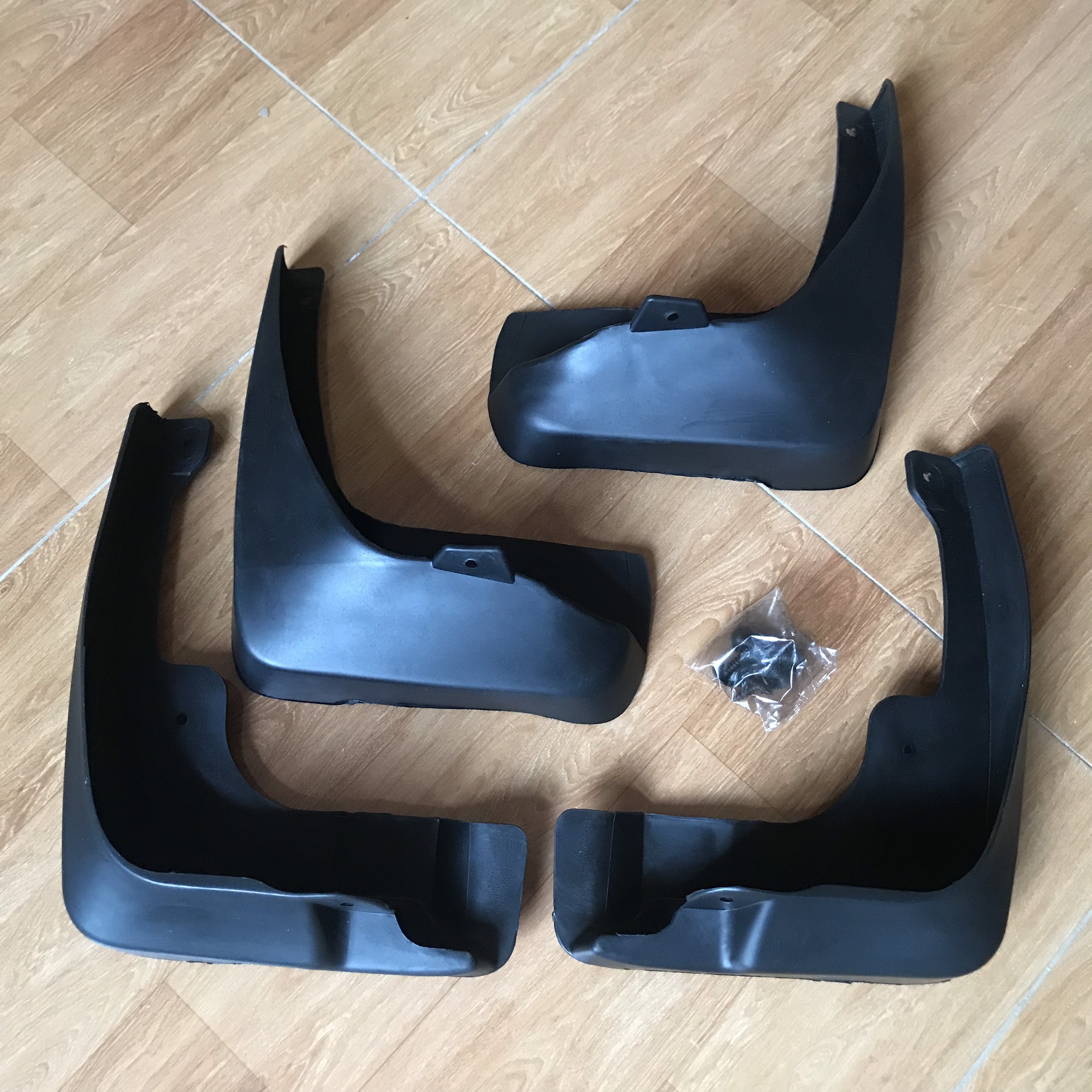 Chắn bùn Toyota Camry đời 2007-2012 ( Không có chữ CAMRY TRÊN SẢN PHẨM )