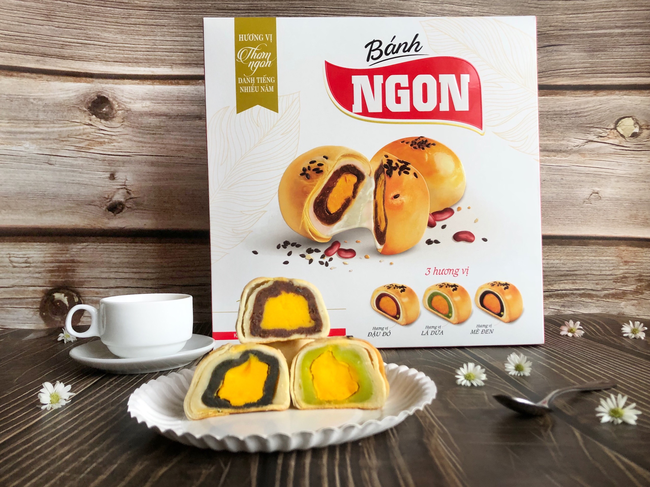 BÁNH NGÀN LỚP TRỨNG MUỐI: MIX 3 VỊ: ĐẬU ĐỎ / LÁ DỨA / MÈ ĐEN