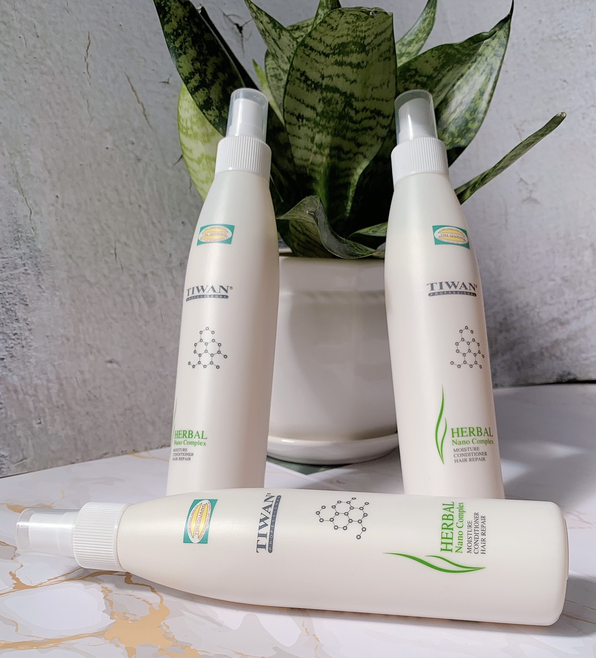 Xịt dưỡng tóc Phục hồi giúp nuôi tóc mềm mượt