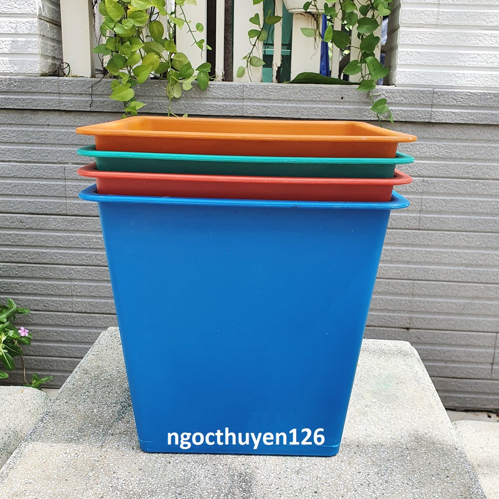 Bộ 04 chậu trồng hoa hình vuông nhựa cứng size 30x30x28cm - trắng hoặc màu-Đồ Gia Dụng Tại HCM