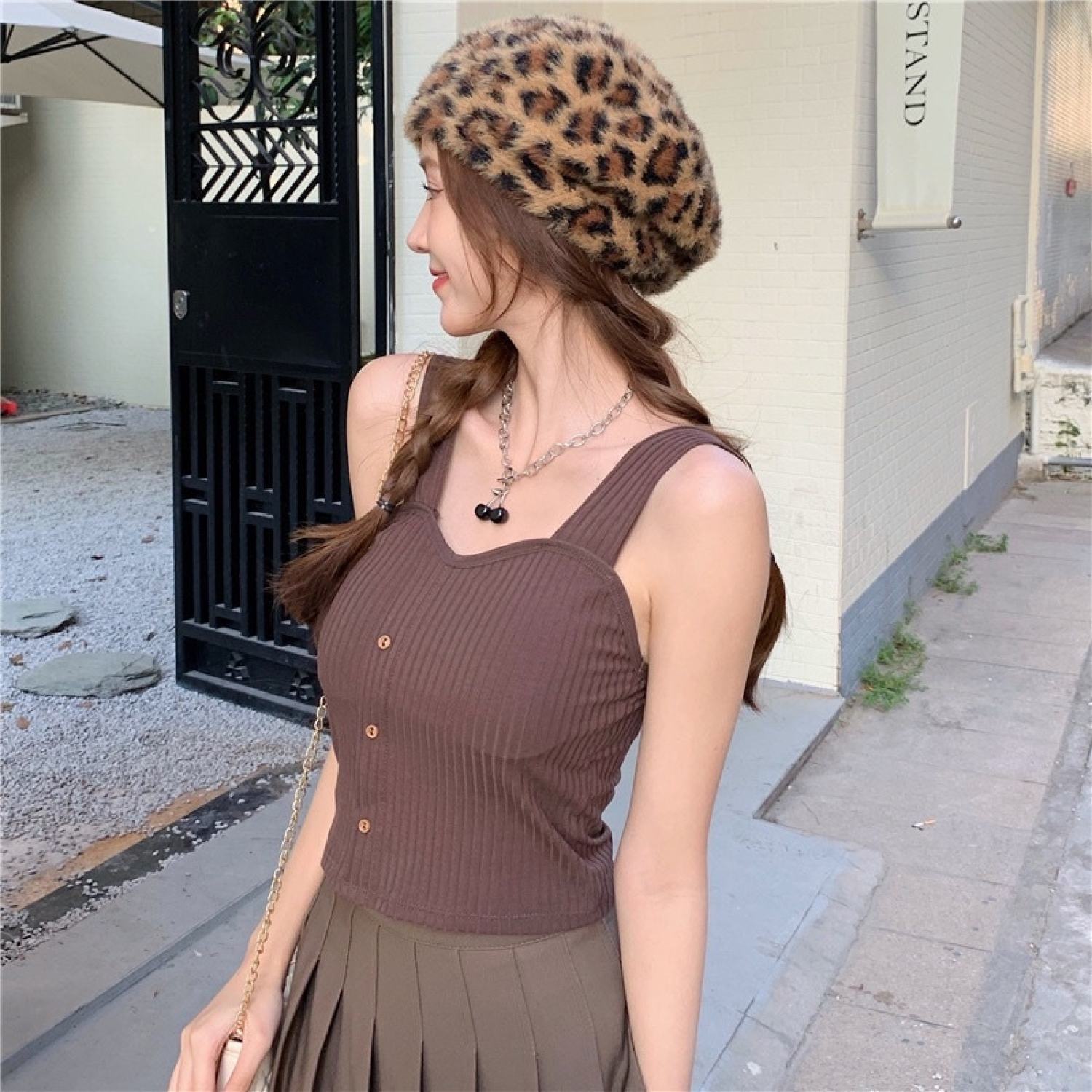 Áo hai dây croptop, Áo hai dây kèm đệm lót, Chất liệu thun tăm mềm mại thoáng mát, Tôn dáng