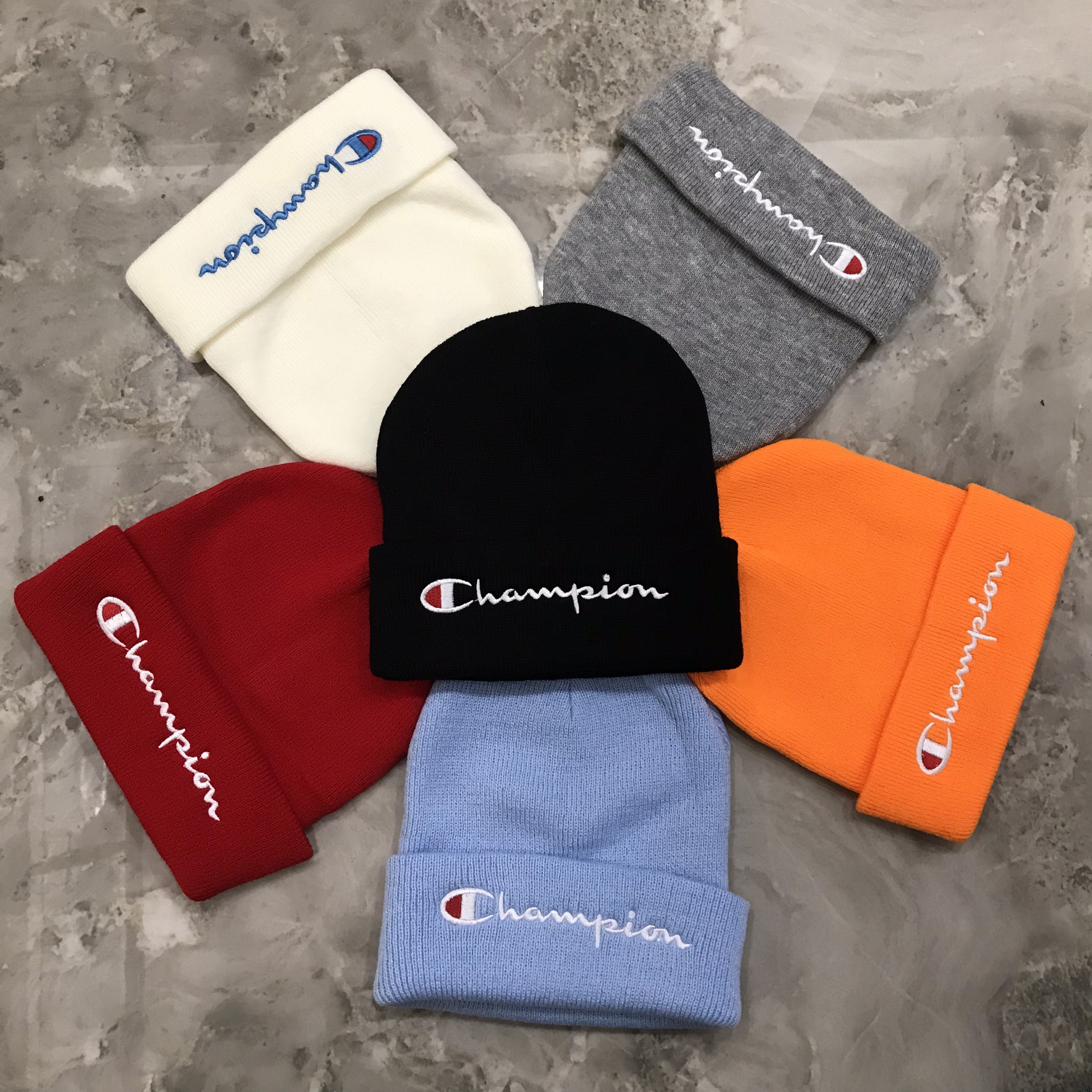 Mũ len chữ thêu Champion Tubee shop