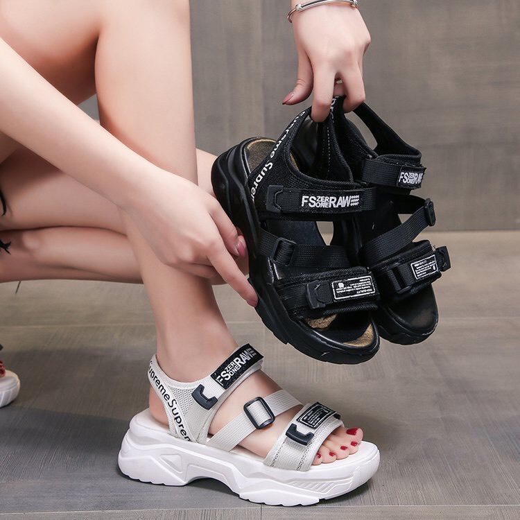 ( 2 Màu ) Sandal Nữ 3 Quai SUP Kiểu Dáng Mới Hàn Quốc Cực Xinh Xắn Hot Trend