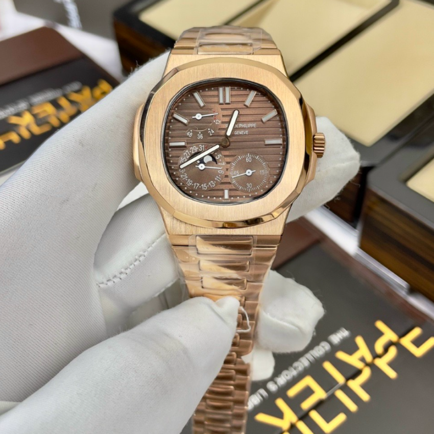 Đồng Hồ Nam Patek Philippe Nautilus 5712 Size 40mm Máy Cơ Automatic Tích Cót Nhiều Giờ Vỏ Mạ Vàng Mặt Kính Sapphire Kiểu Dáng Đẹp Sang Trọng Đeo Rất Đẹp .