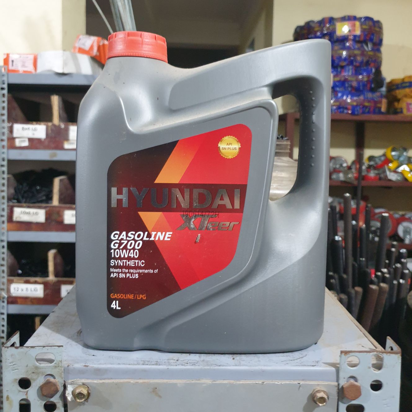 Dầu nhớt ô tô máy xăng Huyndai Xteer G700 - Nhập khẩu 100% từ Hàn Quốc.