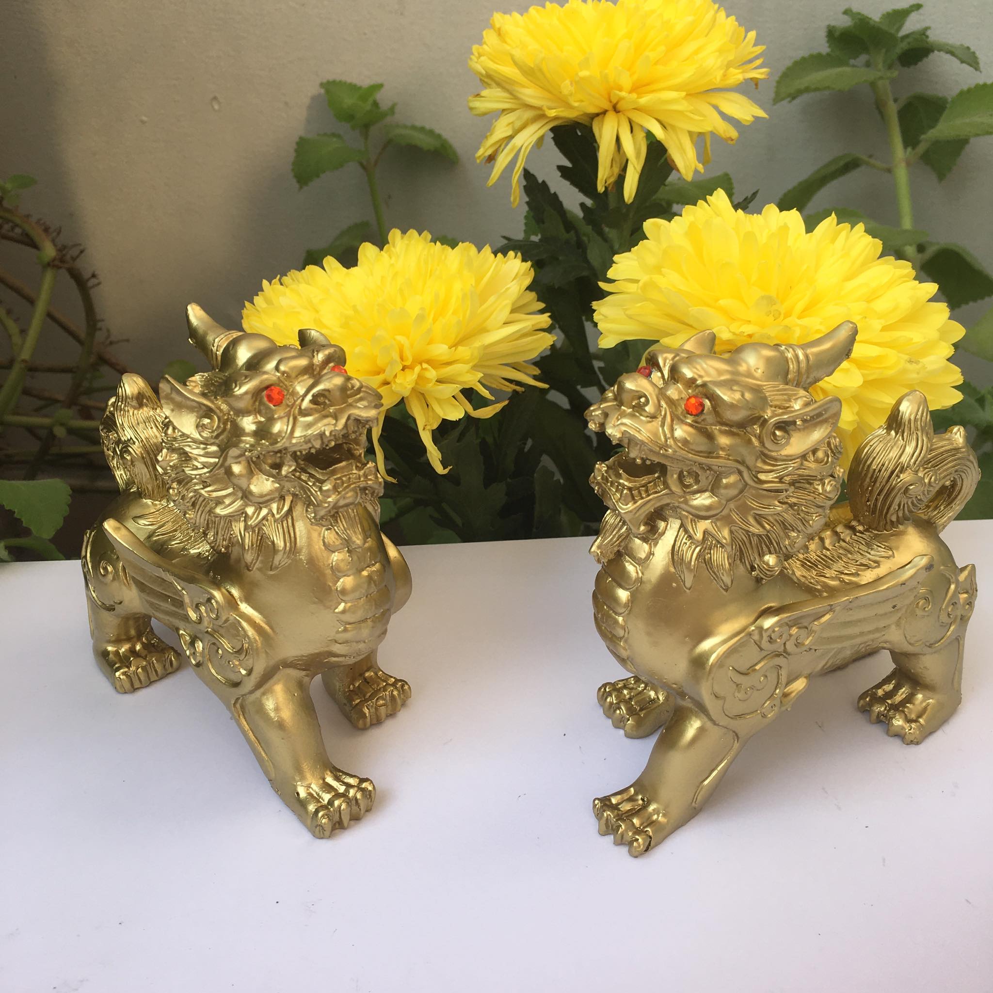 Cặp tượng tỳ hưu sơn màu đồng