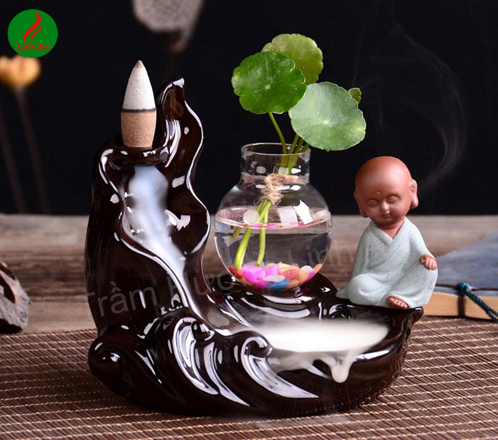 Thác Khói Trầm Hương - Chú Tiểu Tọa Bên Thác (xanh) + lá xanh và 10 Nụ Trầm