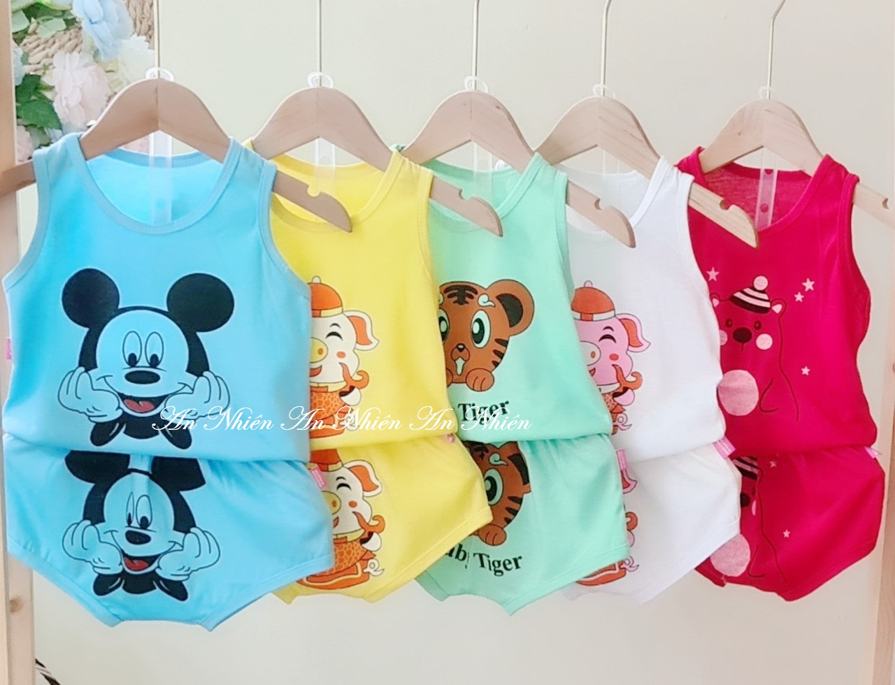 Set 5 bộ quần chip áo sát nách cotton 2 chiều họa tiết Heo thần tài cho bé 3-15kg