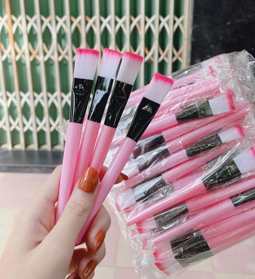 Cây cọ quét mặt nạ